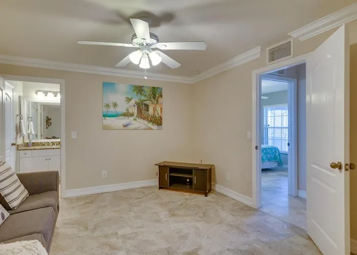 Family-Friendly Home ~ 10 Mi To Dtwn Cape Coral