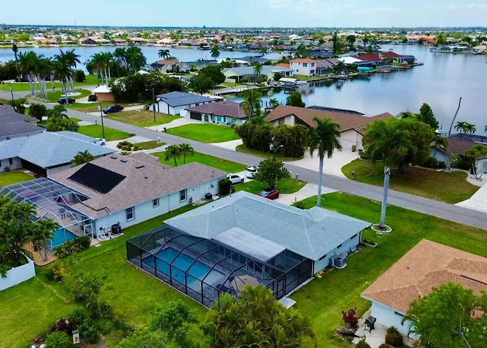 Family Fun-Prime Location Heated Pool Sleeps10 Villa